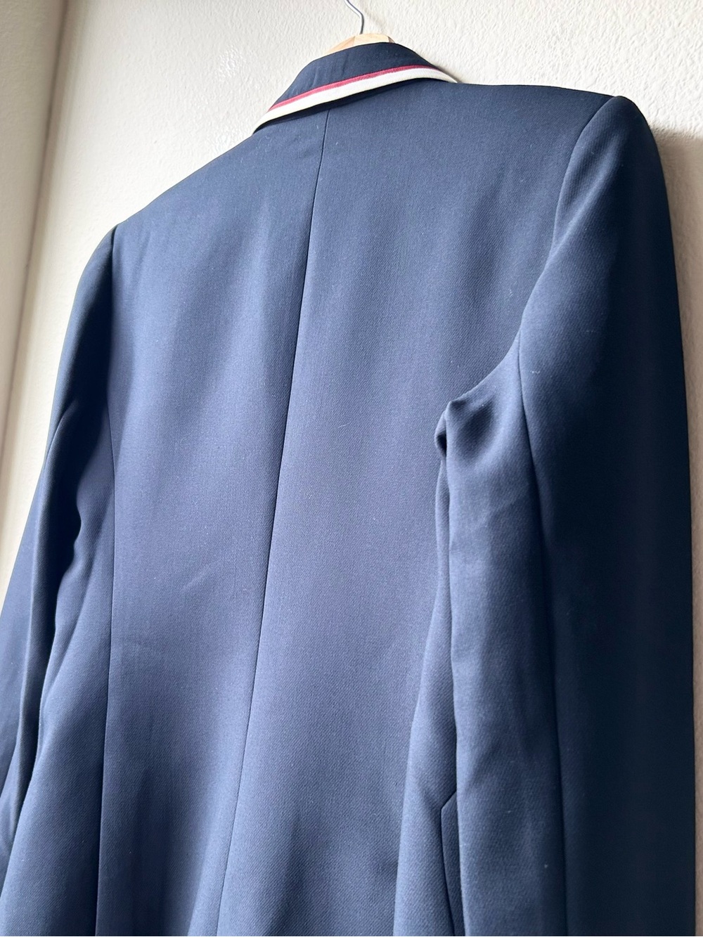 L’AGENCE Chamberlain Blazer Navy Blue Red White Trim Gold Buttons Sz 4 - Picture 12 of 16